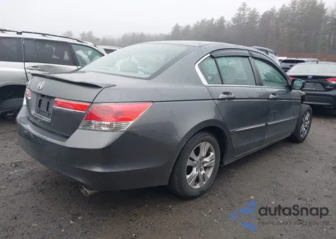 2011 Honda Accord Lxp z USA, uszkodzony, nr VIN 1HGCP2F40BA017734